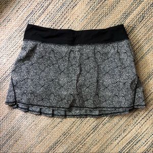 Two way stretch floral lululemon pacesetter skort/skirt